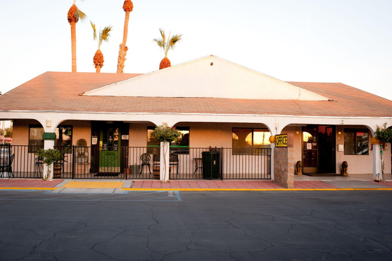 Exterior & Views 2, Emerald Inn & Lounge, Riverside