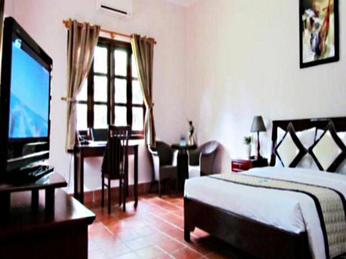 Bedroom 2, Nha Viet Hotel, Tân Thành