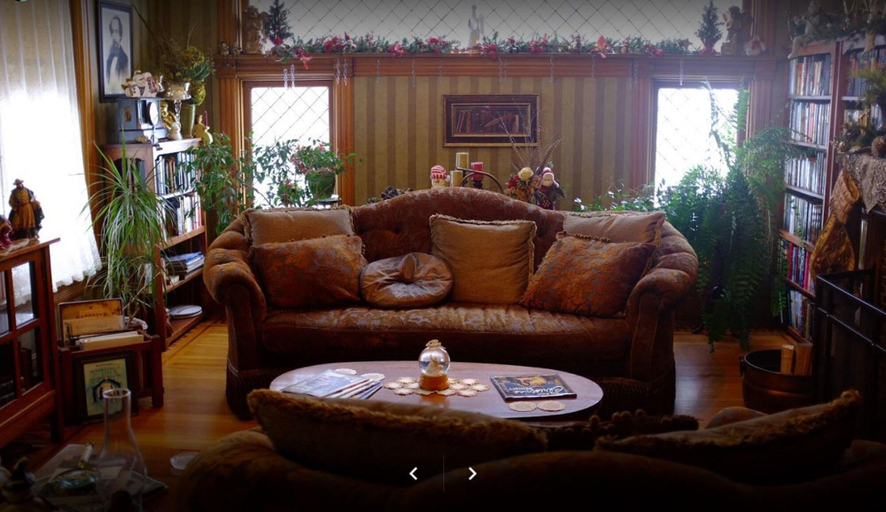 Public Area 2, Aurora Staples Inn, Washington