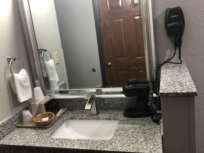 Bedroom 3, Texas Inn & Suites, Angelina