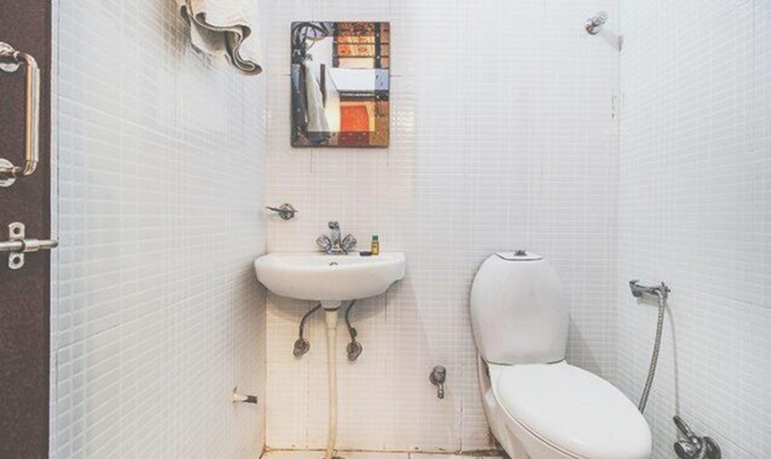 Bathroom 4, Hotel Golden Heritage, Jaipur