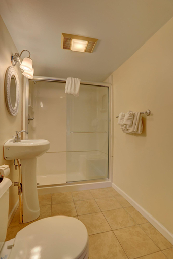 Bathroom 4, Greystone Manor Bed & Breakfast, Lancaster