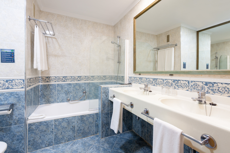 Bathroom 5, Chatur Playa Real Resort, Santa Cruz de Tenerife