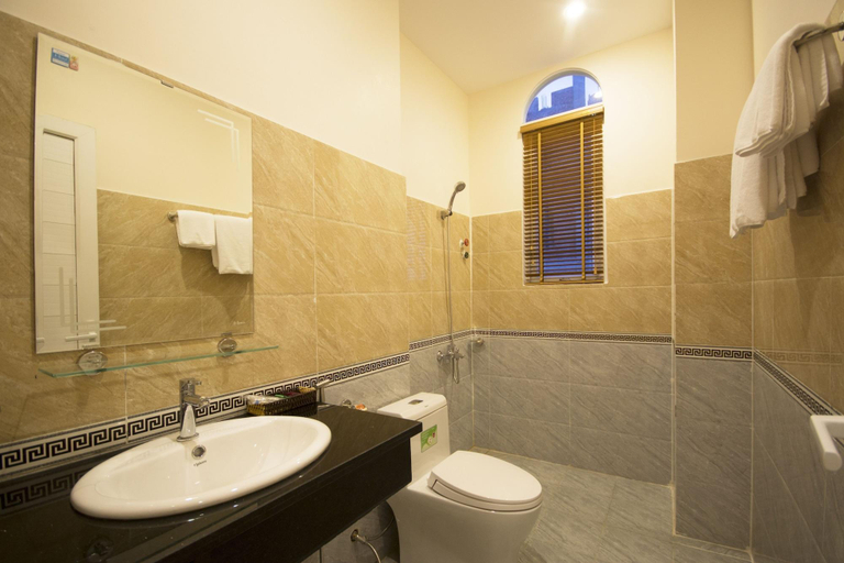 Bathroom 4, Kim Huong Quang Hotel, Phú Quốc