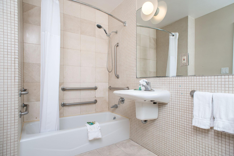 Bathroom 5, Sea Harbor Hotel, San Diego