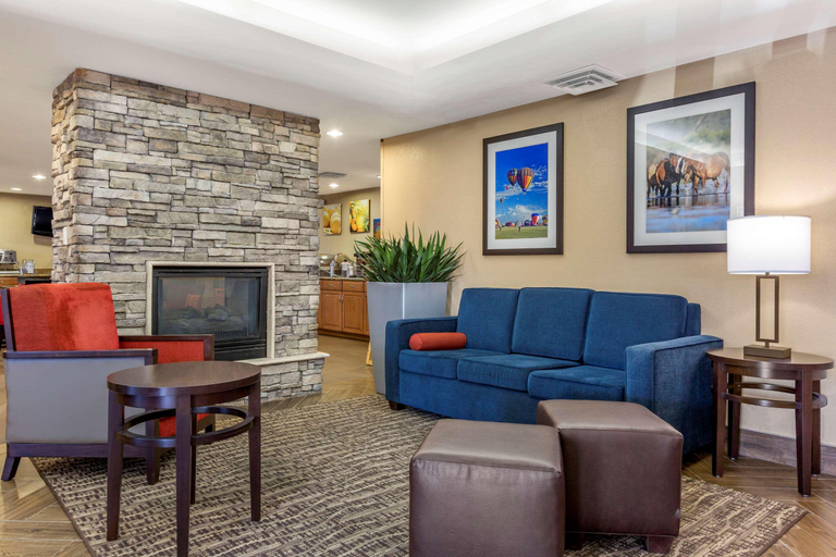Public Area 2, Comfort Inn & Suites Northern Phoenix, Maricopa