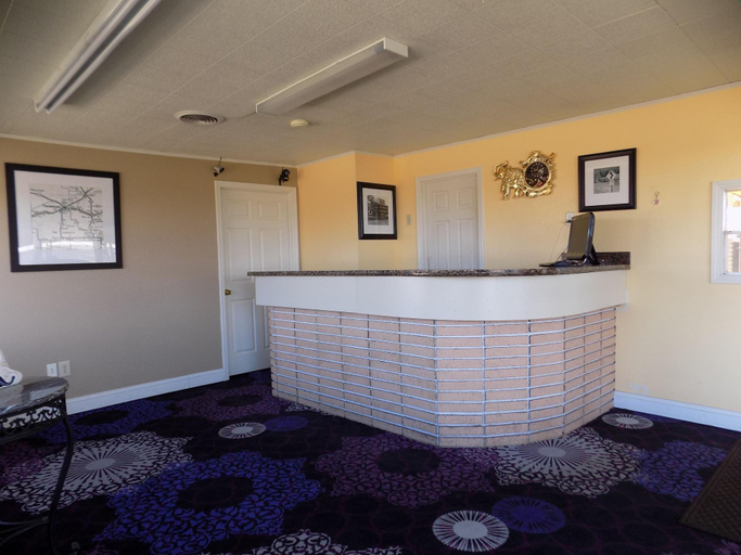 Public Area 2, Budget Inn, Quay