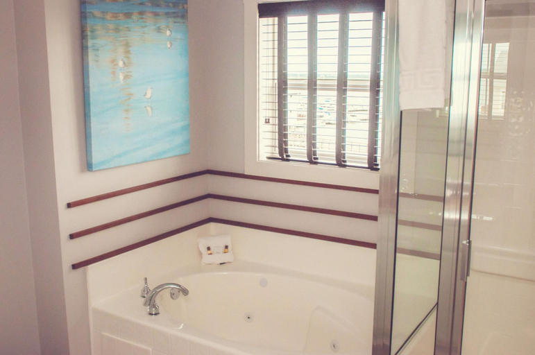 Bathroom 4, Regatta Inn - Adults Only, Charleston