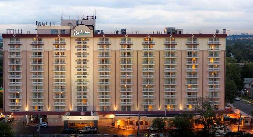 Exterior & Views 2, DoubleTree by Hilton New York JFK Airport, New York