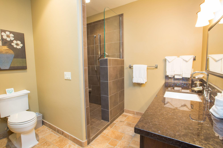 Bathroom 3, Columbia Cliff Villas Hotel, Hood River