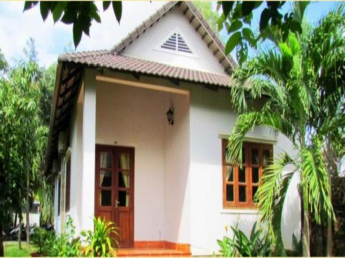Exterior & Views 4, Nha Viet Hotel, Tân Thành