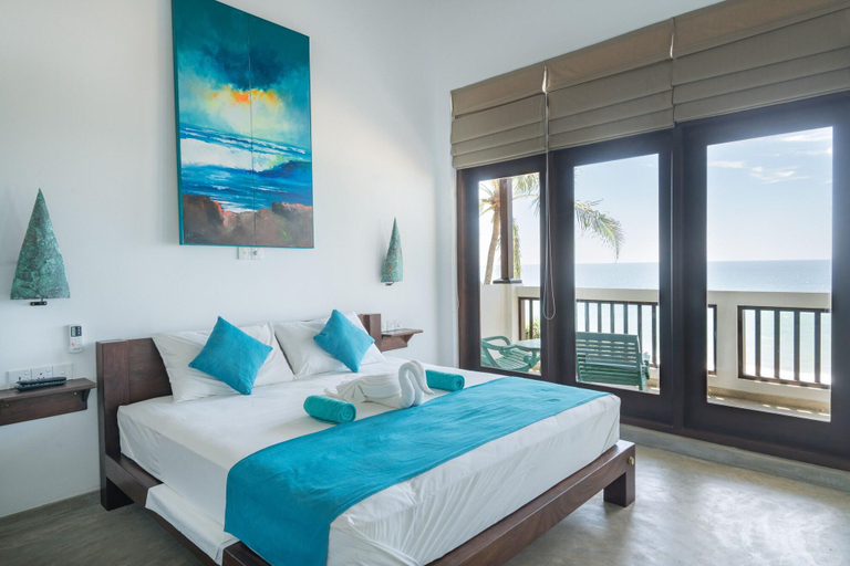 Bedroom 4, At Ease Beach Hotel, Hikkaduwa