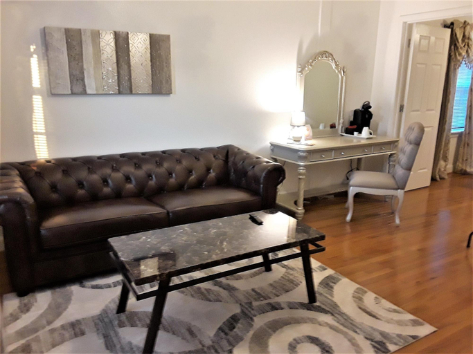 Bedroom 2, Secret Place, Kansas City