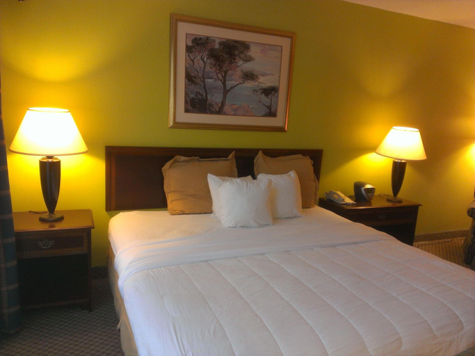Bedroom 1, Speco Hotels Richmond, Henrico