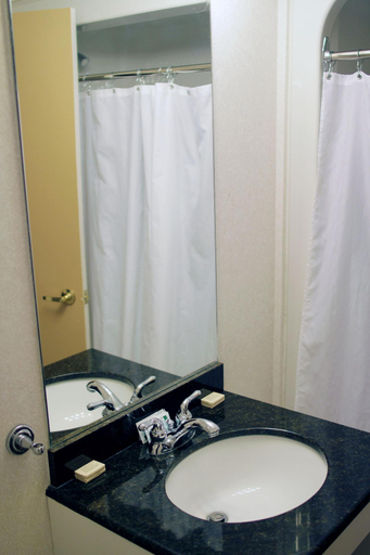 Bathroom 4, Glengate Hotel & Suites, Niagara