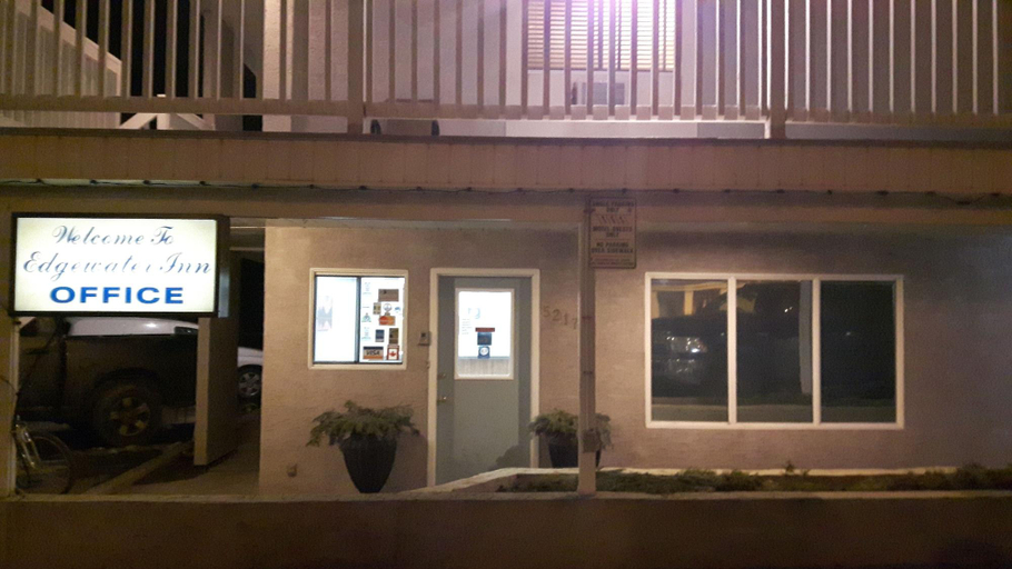 Public Area 3, Edgewater Inn, Division No. 8