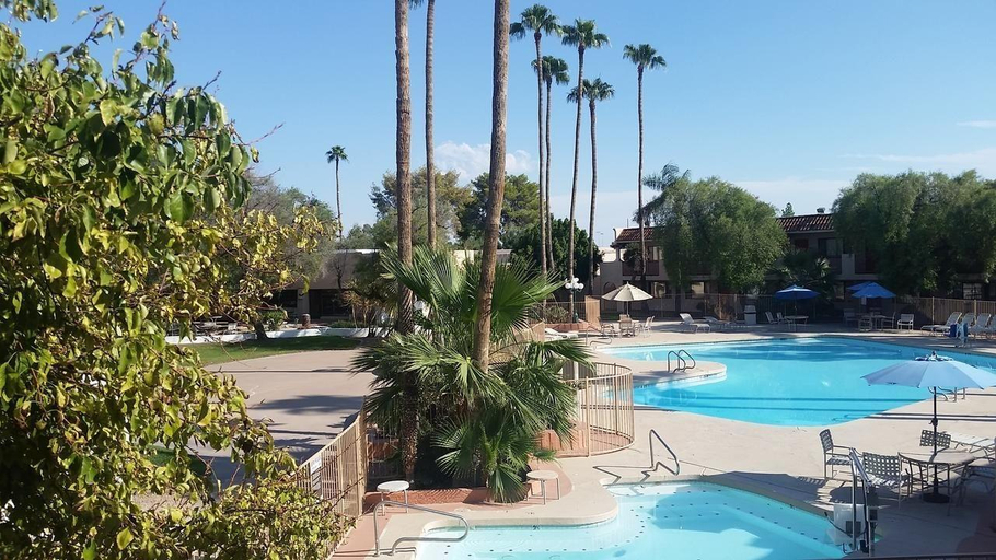Sport & Beauty, Mesa Golf Inn & Suites, Maricopa
