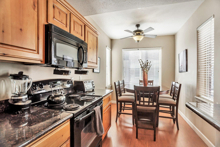 Public Area 2, Downtown Condo by the Convention Center, Salt Lake