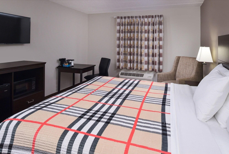 Bedroom 3, FairBridge Inn Express, Monroe City, Monroe