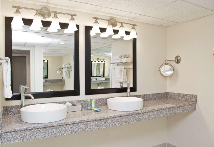 Bathroom 16