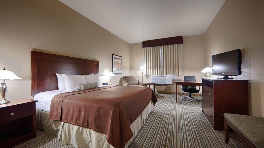 Bedroom 4, Quality Inn & Suites, Division No. 8