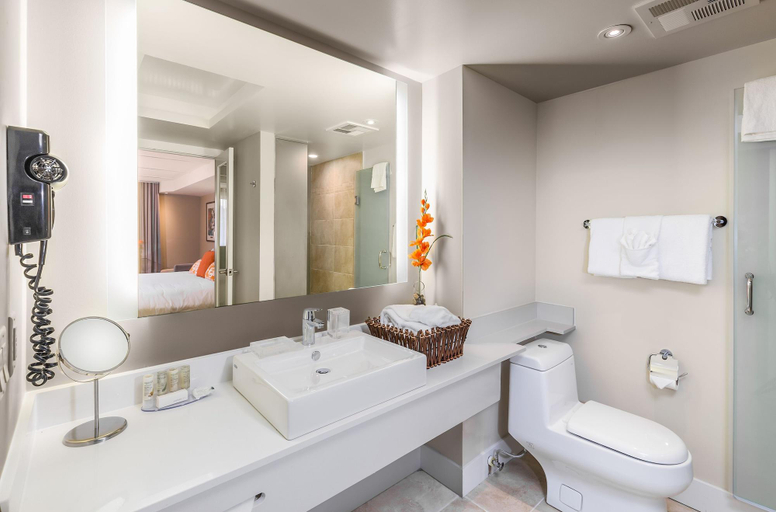Bathroom 5, Living Water Resort And Spa, Lake Hurron