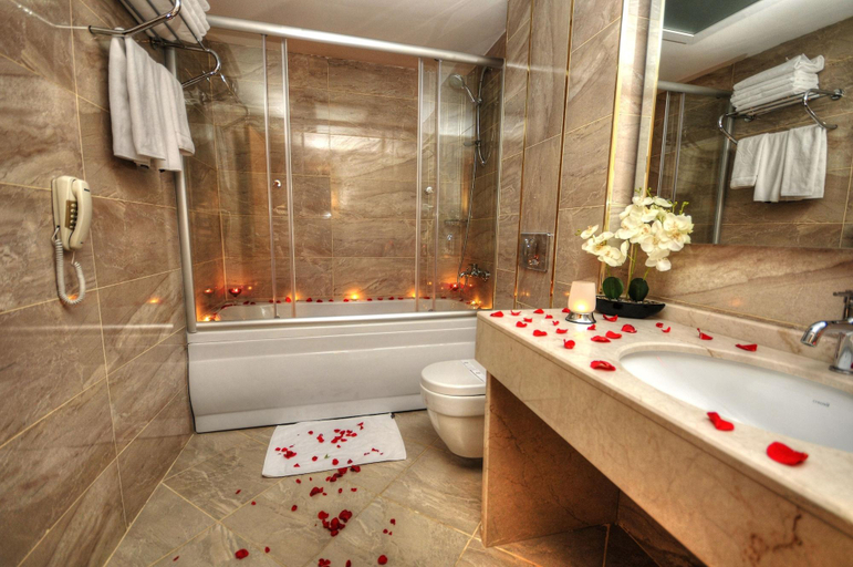 Bathroom 4, Golden Deluxe Hotel, Yüreğir