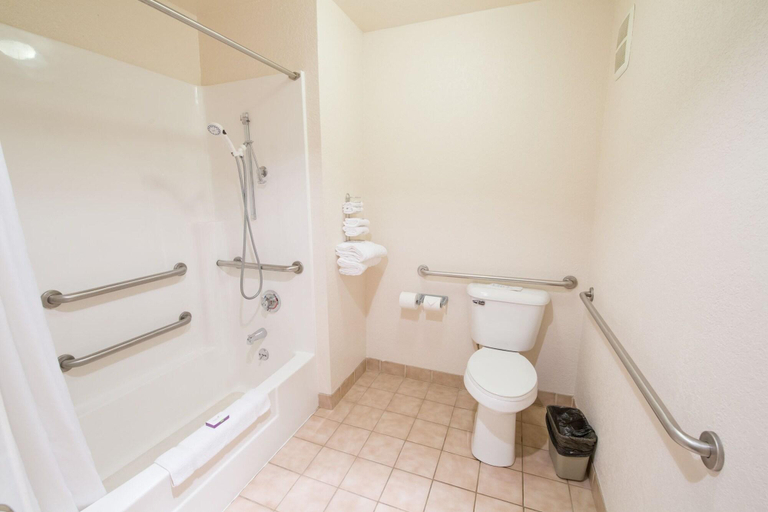 Bathroom 3, Murphys Inn Motel, Calaveras