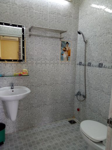 Bathroom 4, Ngoc Loan Hotel, District 7