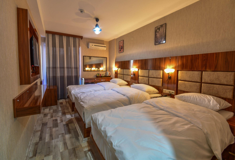 Bedroom 4, Marina Hotel, Konak