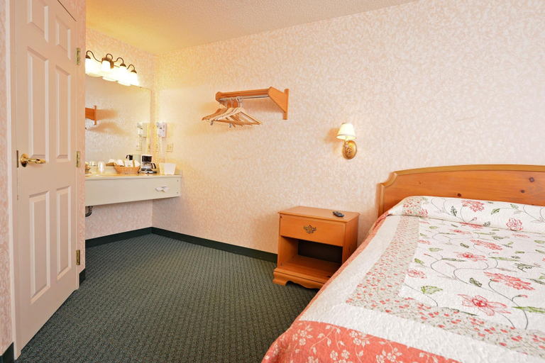 Bedroom 3, Our Guest Inn and Suites - Downtown, Ottawa
