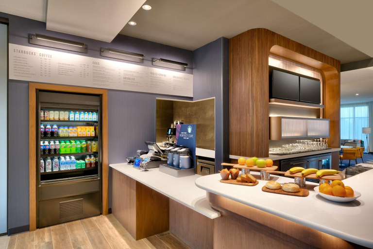 Food & Drinks, Courtyard by Marriott Ames, Story