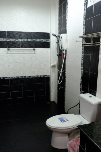 Bathroom 4, PT House Resort, Muang Rayong