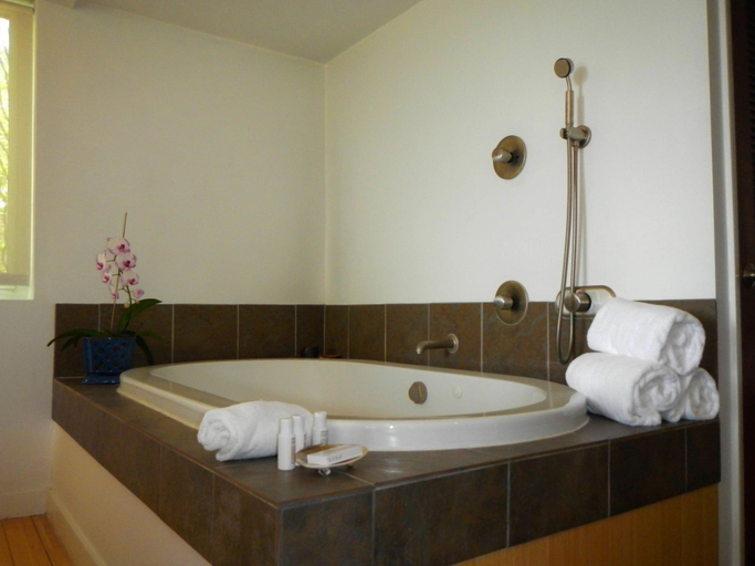 Bathroom 5, Casa Morada, Monroe