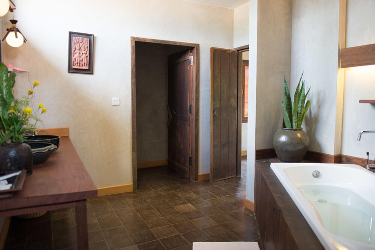 Bathroom 5, Angkor Rural Boutique Resort, Prasat Bakong