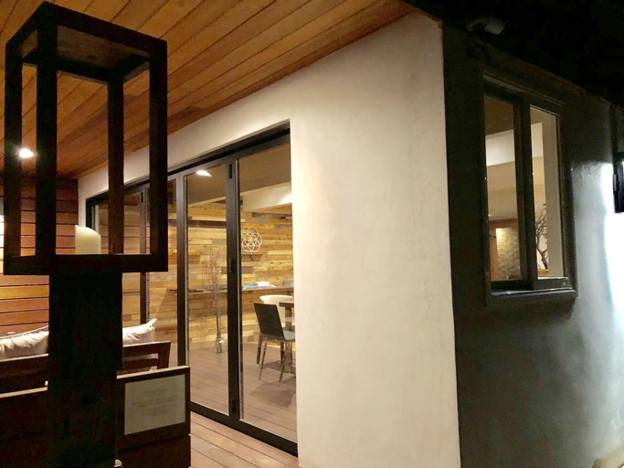 Public Area 3, Inn at Moonlight Beach, San Diego