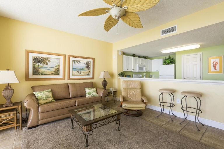 Public Area 2, Majestic Beach Resort by Royal American Beach Getaways, Bay