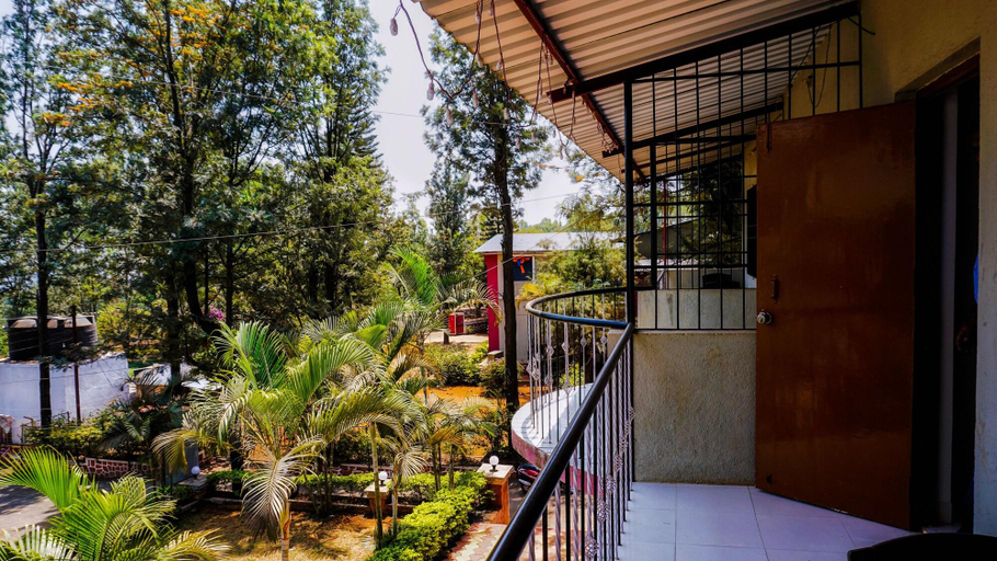Public Area 2, Hotel Silver Inn, Satara