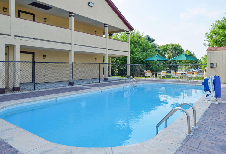 Sport & Beauty, Red Roof Inn Indianapolis - Greenwood, Johnson