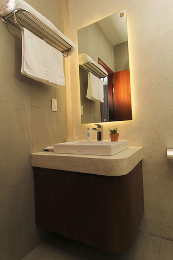 Bathroom 3, Huynh Thao Hotel, Bến Tre