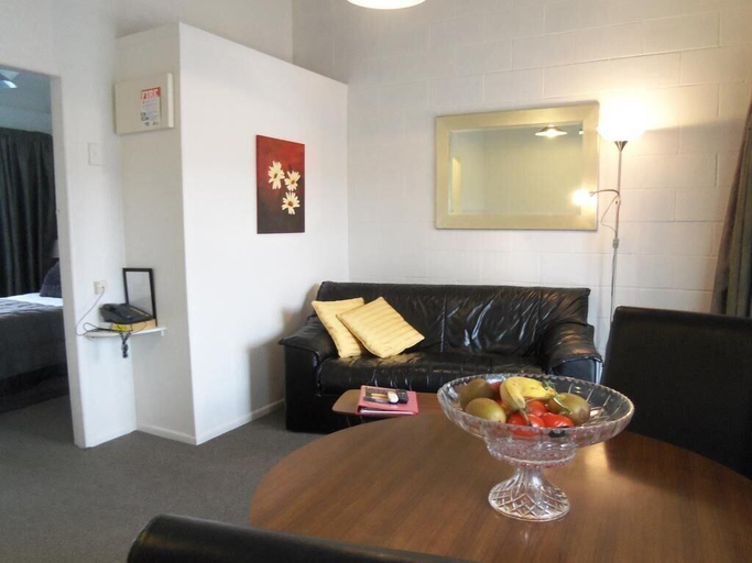 Public Area 2, Rosetown Motel, Waipa