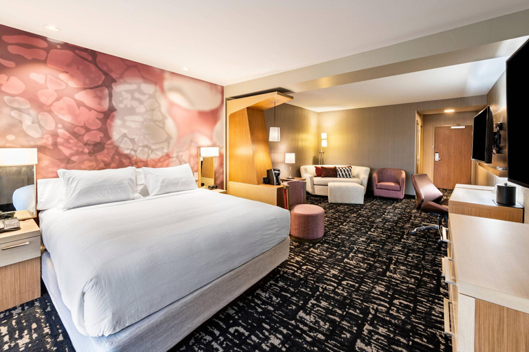 Bedroom 3, Courtyard by Marriott Winston - Salem Downtown, Forsyth
