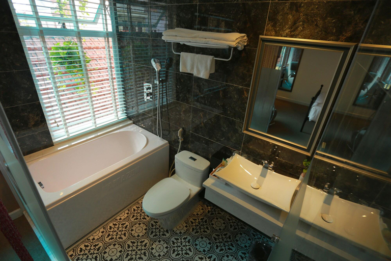 Bathroom 4, Vyhouse Hanoi Hotel, Thanh Xuân