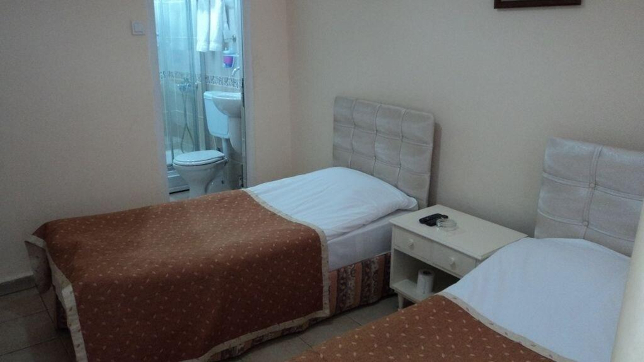Bedroom 3, Yavuz Hotel, Çankaya
