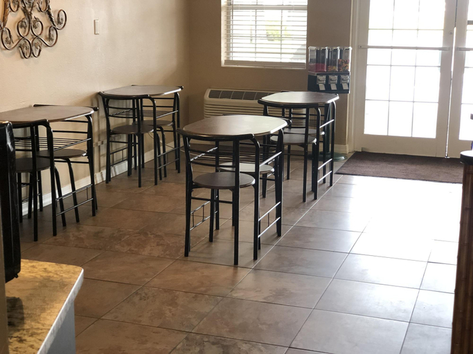 Public Area 2, Budget Motel, Minidoka