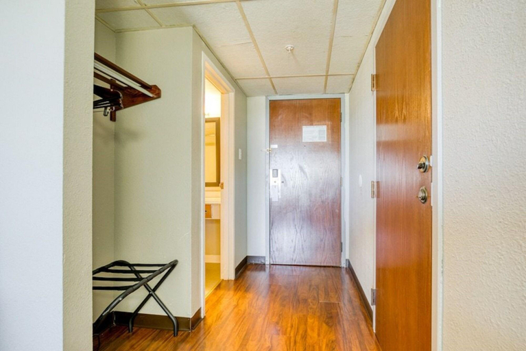 Public Area 2, FairBridge Inn Express, Monroe City, Monroe