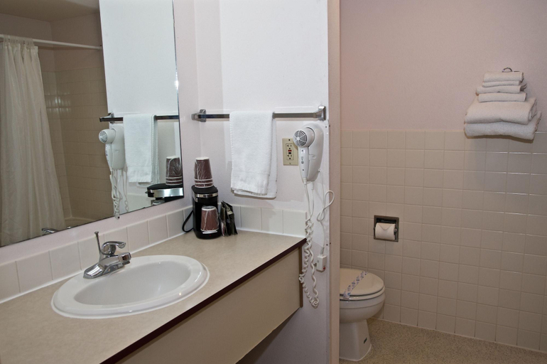 Bathroom 4, King Oscar Motel, Lewis