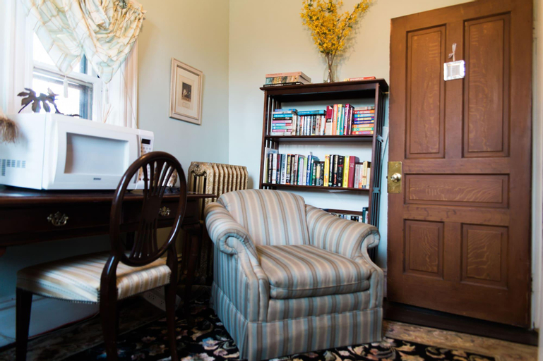 Bedroom 3, Forget-me-not Bed and Breakfast, Saint Louis