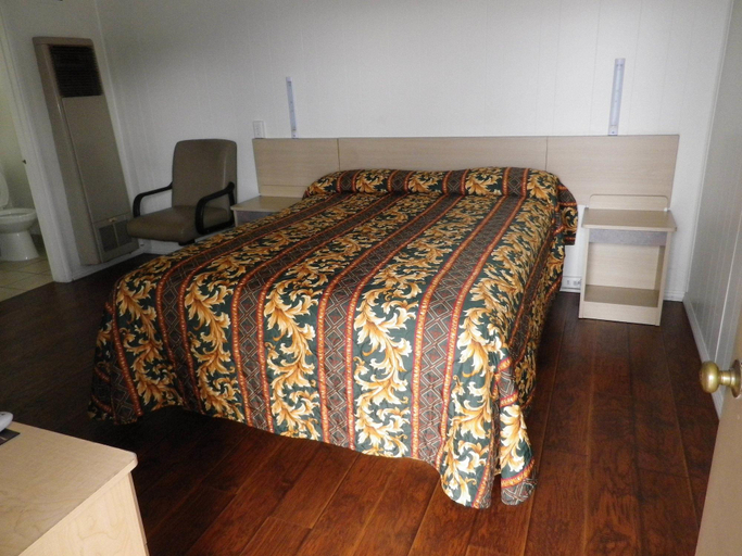 Bedroom 5, San Marcos Motel, Santa Barbara