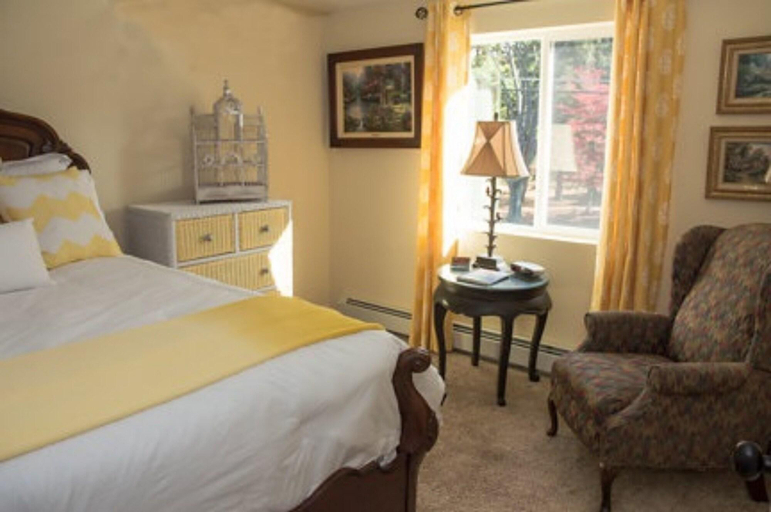 Bedroom 3, Windsong Retreat Bed & Breakfast, Sullivan